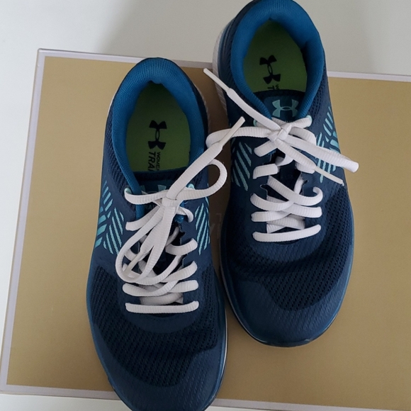 👟Under Armour 👟 Training shoes, size 6 - Picture 3 of 4